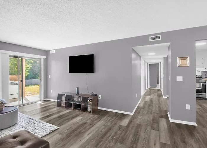 Modern 3Br 2 Bathroom Apt Near High Point University & Market