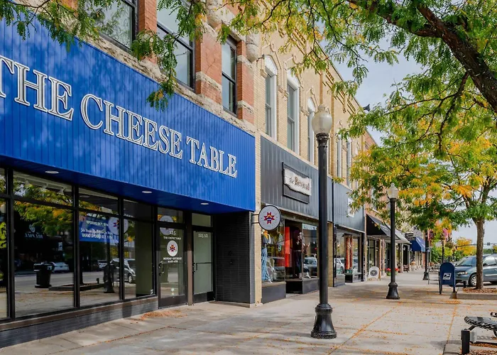 Luxury Downtown 2 Bedroom Flat