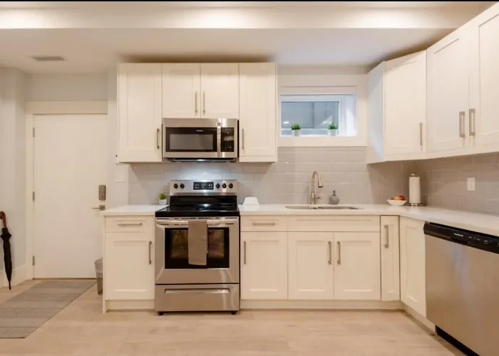 2Br Suite Close To Transit - Great For Vancouver