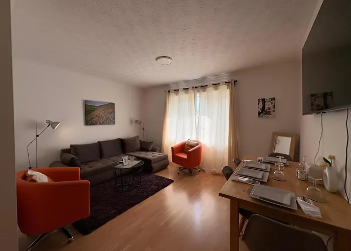 Misk Homes #3 Near Heathrow Airport, Shops & Brunel University - Free Parking