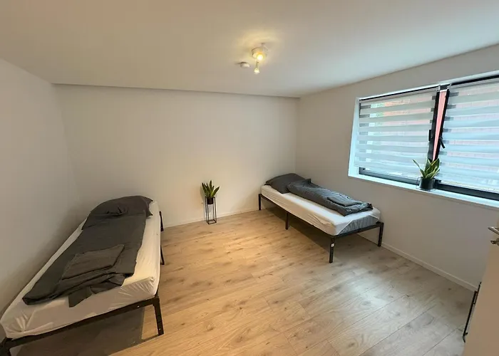Modernes 2 Zimmer Souterrain Apartment - Zentral - Nahe Hamburg & Luebeck