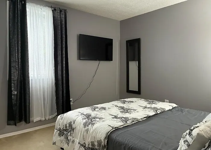 Modern 3Br 2 Bathroom Apt Near High Point University & Market