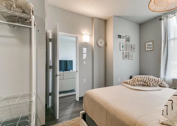 Boho, Walk East Village, Downtown, Free Parking