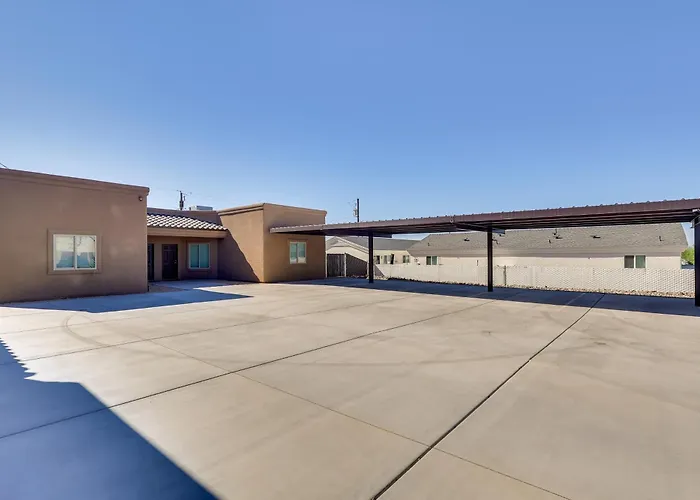 Golf, Hike & Boat! Bright Lake Havasu City Apt