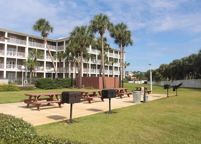 Quiet Condo Pool View Walk To Beach Family Friendly