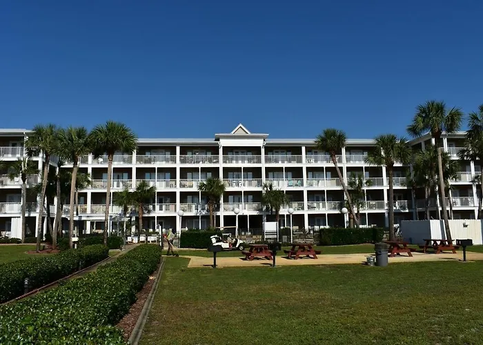 Quiet Condo Pool View Walk To Beach Family Friendly