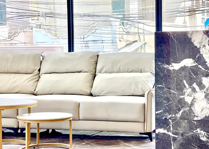 Sky Hotel - Cinema Rooms & Apartments - Free Laundry