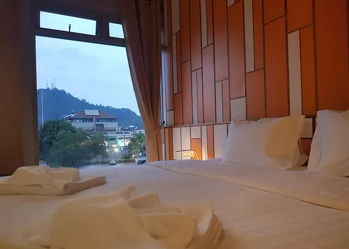 Central hotel: Ecoloft Hotel - Sha Plus