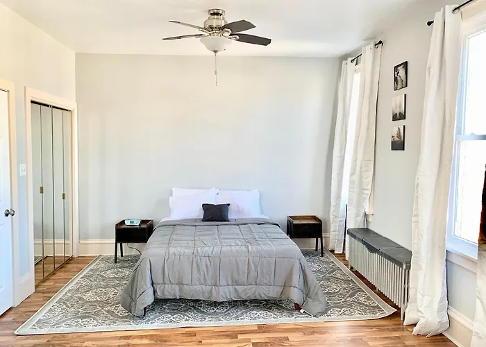 Lg Lofts -1 Bedroom Unit In Kiel Close To Road America Elkhart Lake