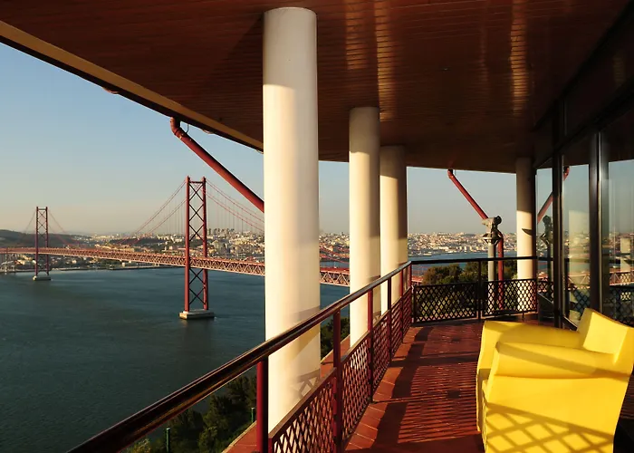 Hi Almada - Pousada De Juventude