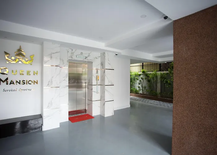 Queen Mansion Hotel & Stays