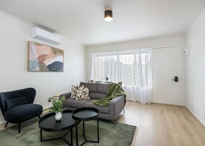 Newly Renovated Geelong Serviced Apartments By Short & Long Stays