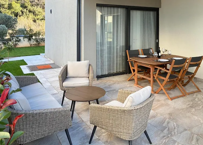 2 Bedroom Awesome Apartment In Banjole