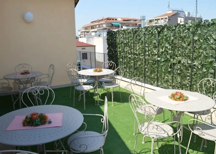 B&B Jolie Center