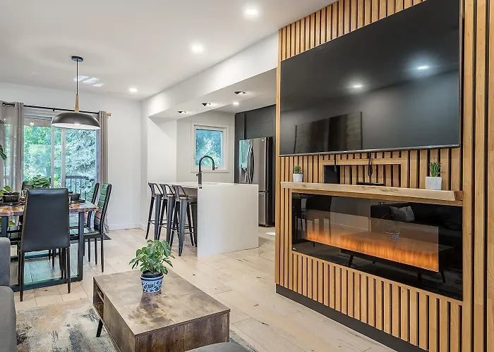 Free Parking Prime Location New Modern Condo