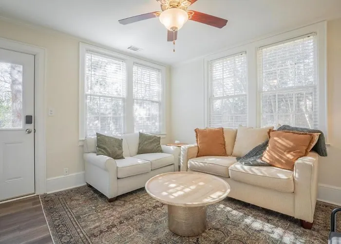 Classic City Apartment W Firepit