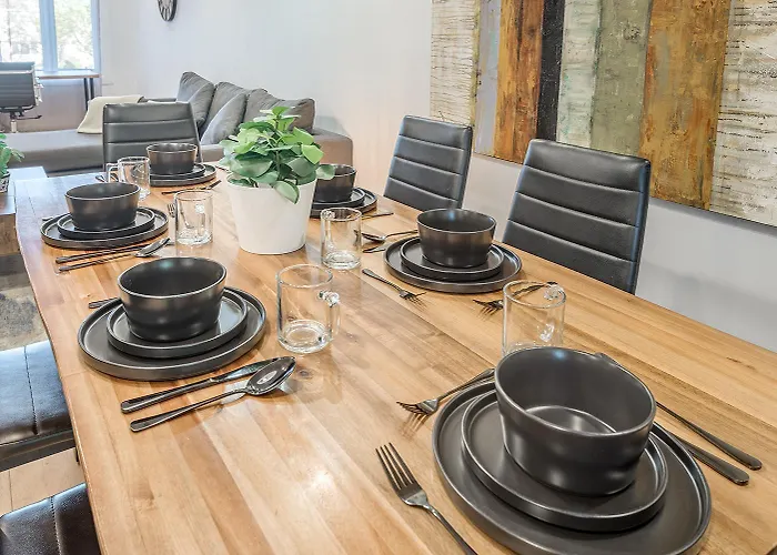 Free Parking Prime Location New Modern Condo