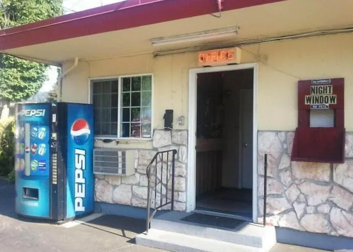 Aaron Motel