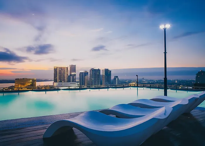 Hotel Serviced Condo Unique Infinity Pool With Mekong River View