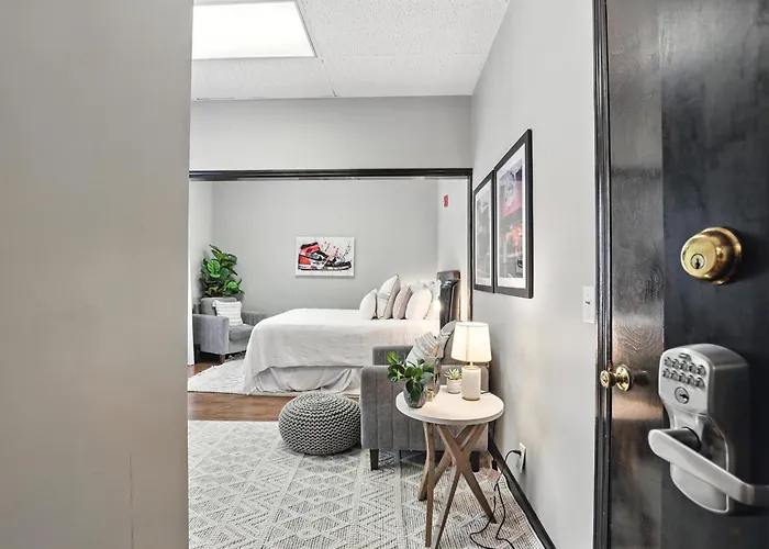 New Listing The 483 Suite - Walk To Stadium