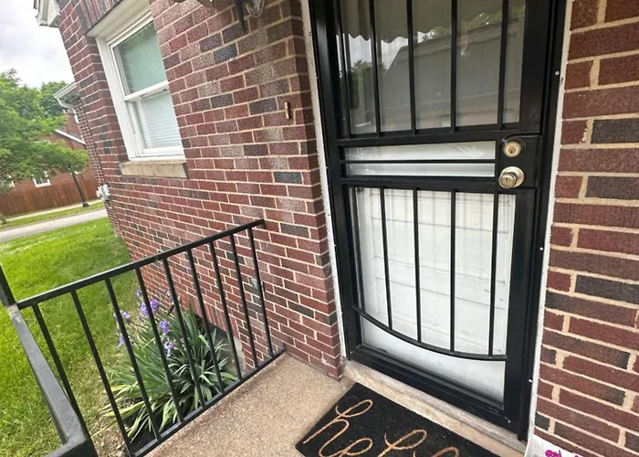 Akron Abode - 2Pm Check In & Out