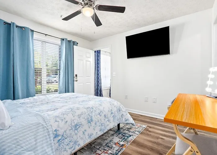 Sweet Home Au Condo 2 Mins To Downtown & Stadium