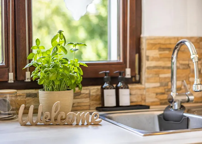 Vinhminh Homes 1 - Business, Urlaub, Zentral, Radreisen, Parkplatz & Fahrrad Garage, Wlan