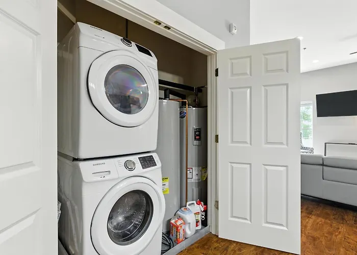 New Listing Bulldog Borough In Downtown Athens