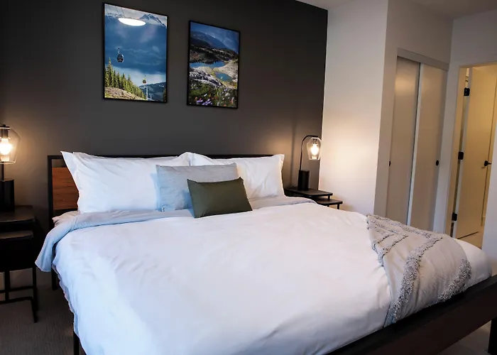Birdies And Bears By Revelstoke Vacations