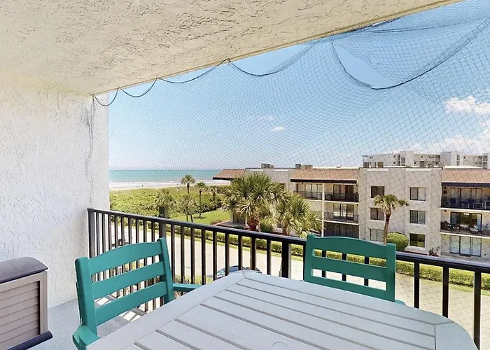 Beachfront Space Coast Gem With Heated Pool, Sleeps 4