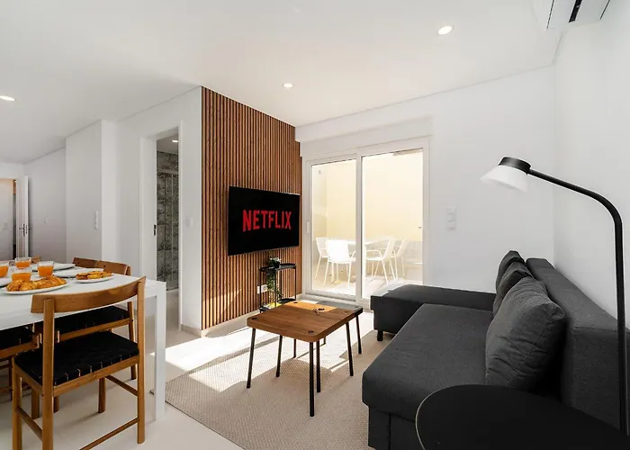 Whome Peaceful Alges Family Home Away From City Noise
