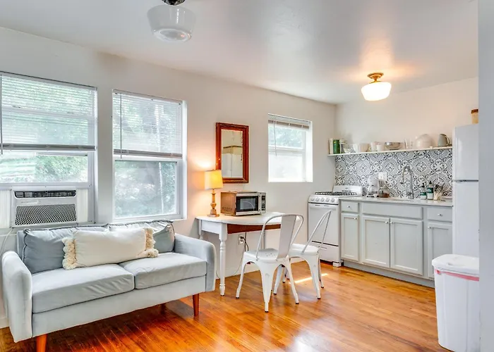 Cozy Studio In Heart Of Okc Plaza District!