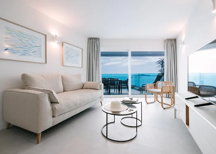 Blue Balcony Suites By Airnest