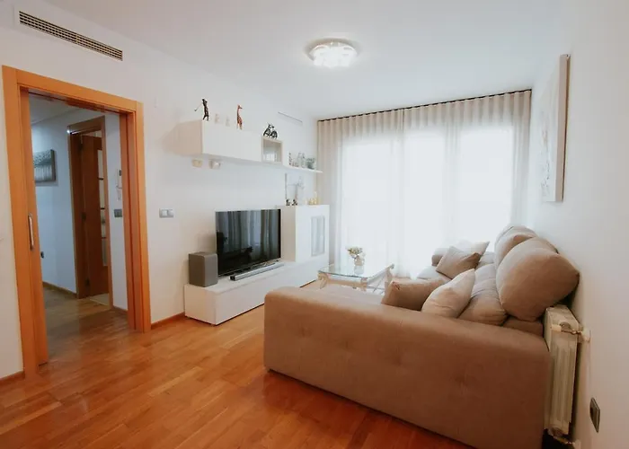Family & Friends Apartment With Pool