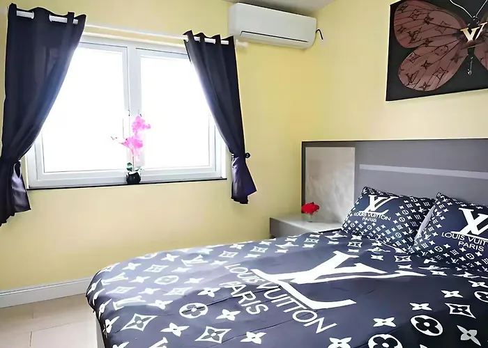 Lovely Apartment With 24H Security - Walking Distance To Beach, Downtown, Shops And Restaurants