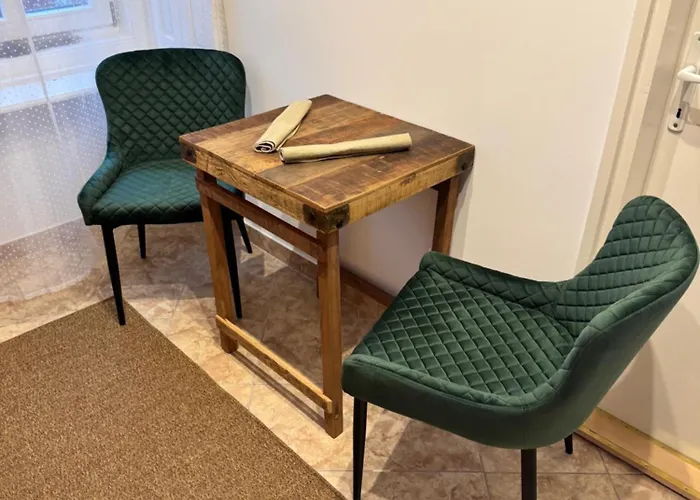 Eoetvoes Apartman