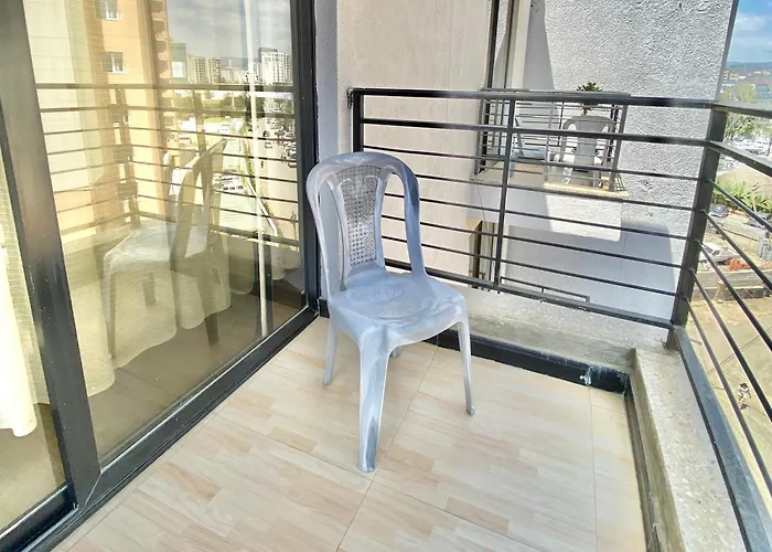 Modern Bole Stay With City Views, Walk To Airport