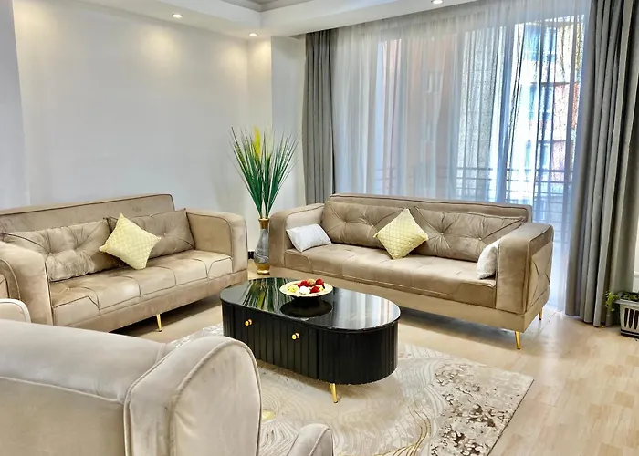 Modern Bole Stay With City Views, Walk To Airport