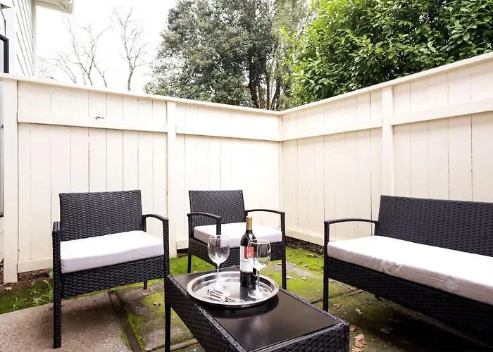 Napa Escape Luxe King Bed Near Wineries & Spa