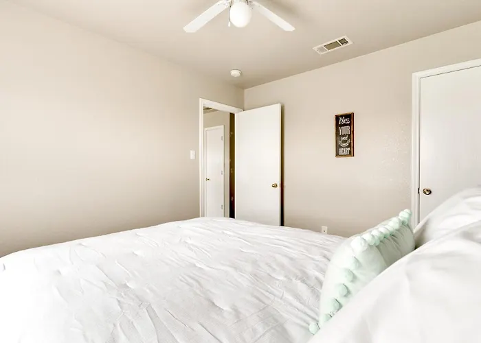 2B1B Condo Mins From Ft Hood & Town