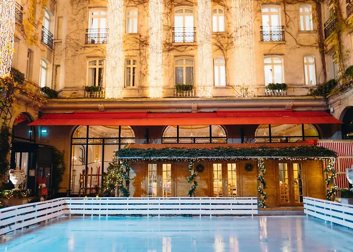 Hotel di lusso: Hôtel Plaza Athénée - Dorchester Collection