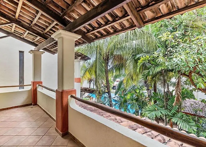 Colorful & Private 2-Bedroom Condo Just A Short Walk From The Beach
