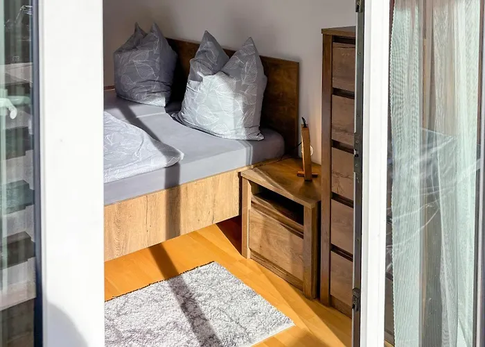 Grosse Wohnung Mitten In St. Moritz Am See