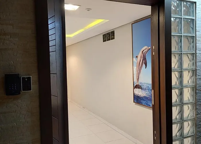 Apartamento 3 Dorm., O Quintal E A Praia E Molhes