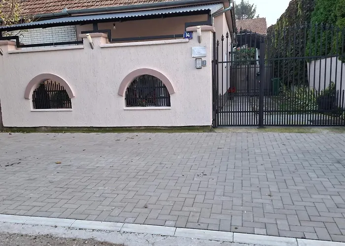 Josephine Apartment