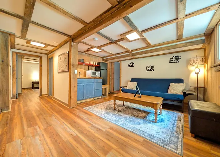The Elk'S Apple Grove, Lower Suite, Real Log Cabin