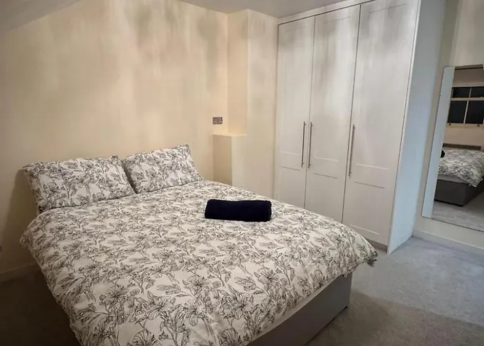 3 Bedroom Apt In Kinsale City Centre, Cork