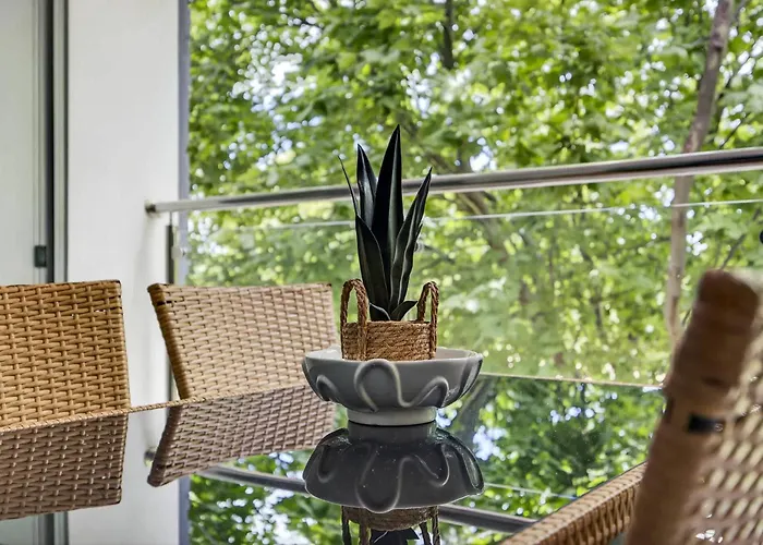 Relaxing Rockingham 1Br Balcony & Parking