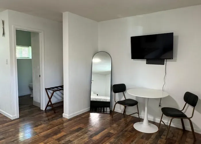 Cozy Studio With King Bed
