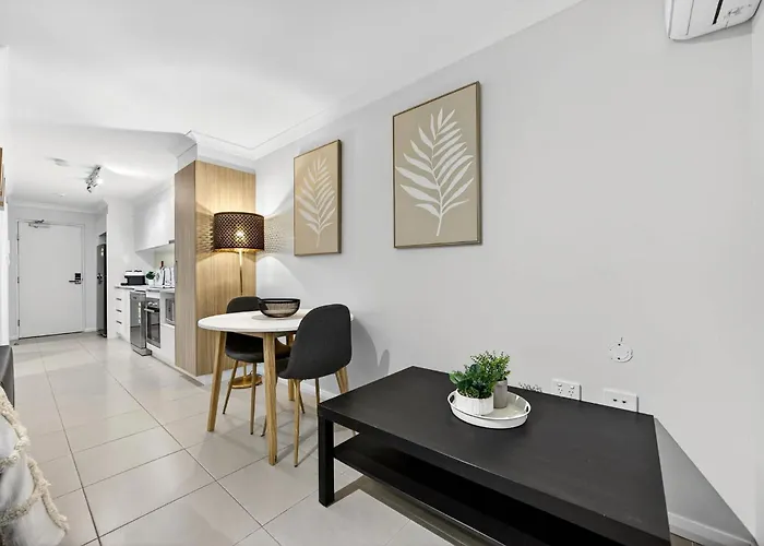 Relaxing Rockingham 1Br Balcony & Parking
